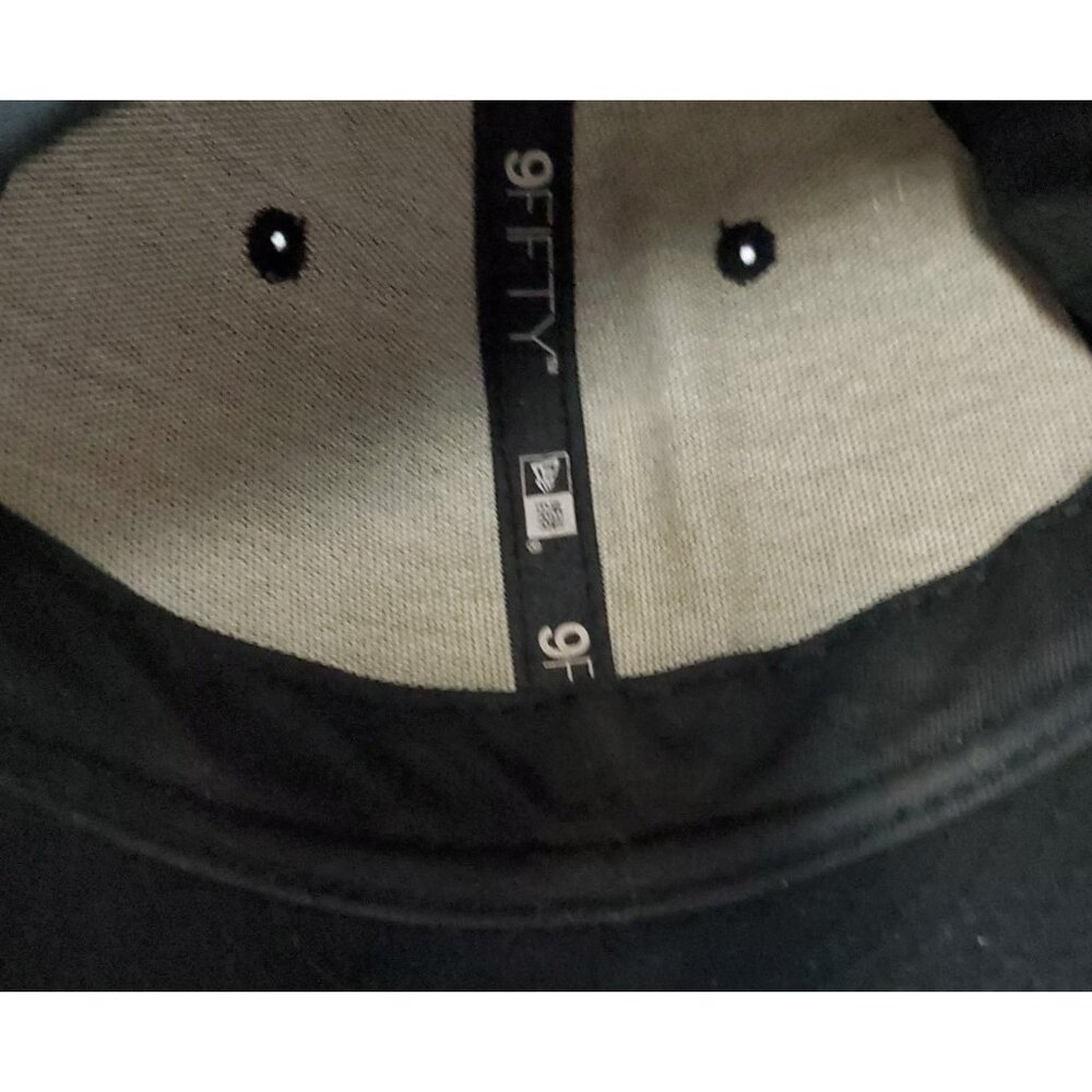 New Era MLB Black & White LA Dodgers 59Fifty Fitted Hat - Picture 11 of 12